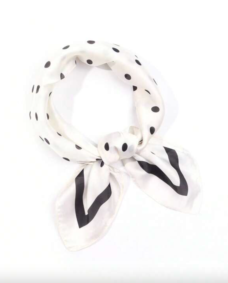 Pañuelo estampado con lunares