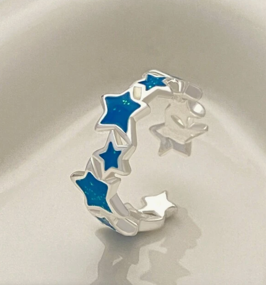 Anillo estrellas azules