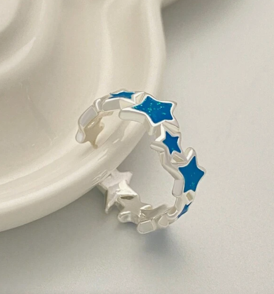 Anillo estrellas azules