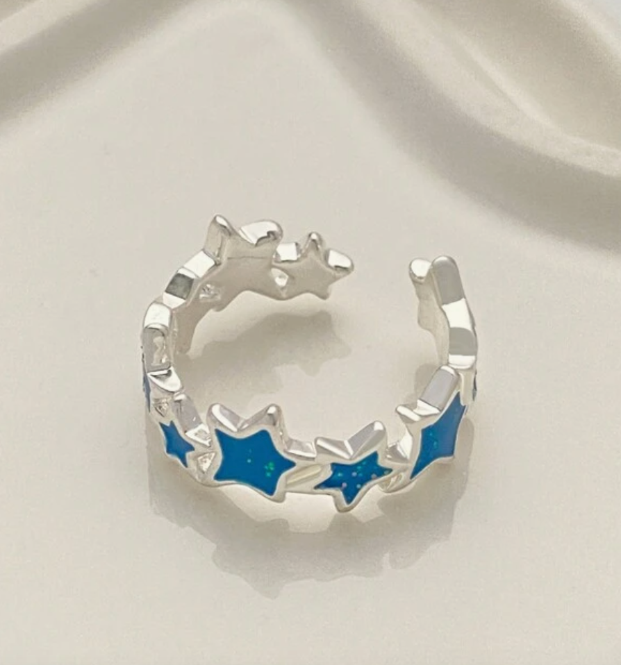 Anillo estrellas azules