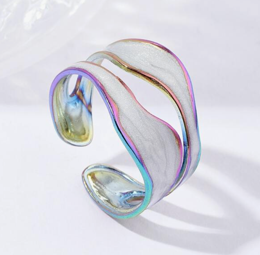 Anillo nacarado iridiscente