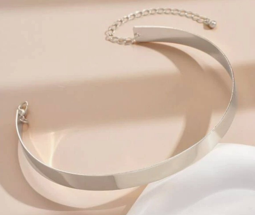 Gargantilla sencilla en plateado